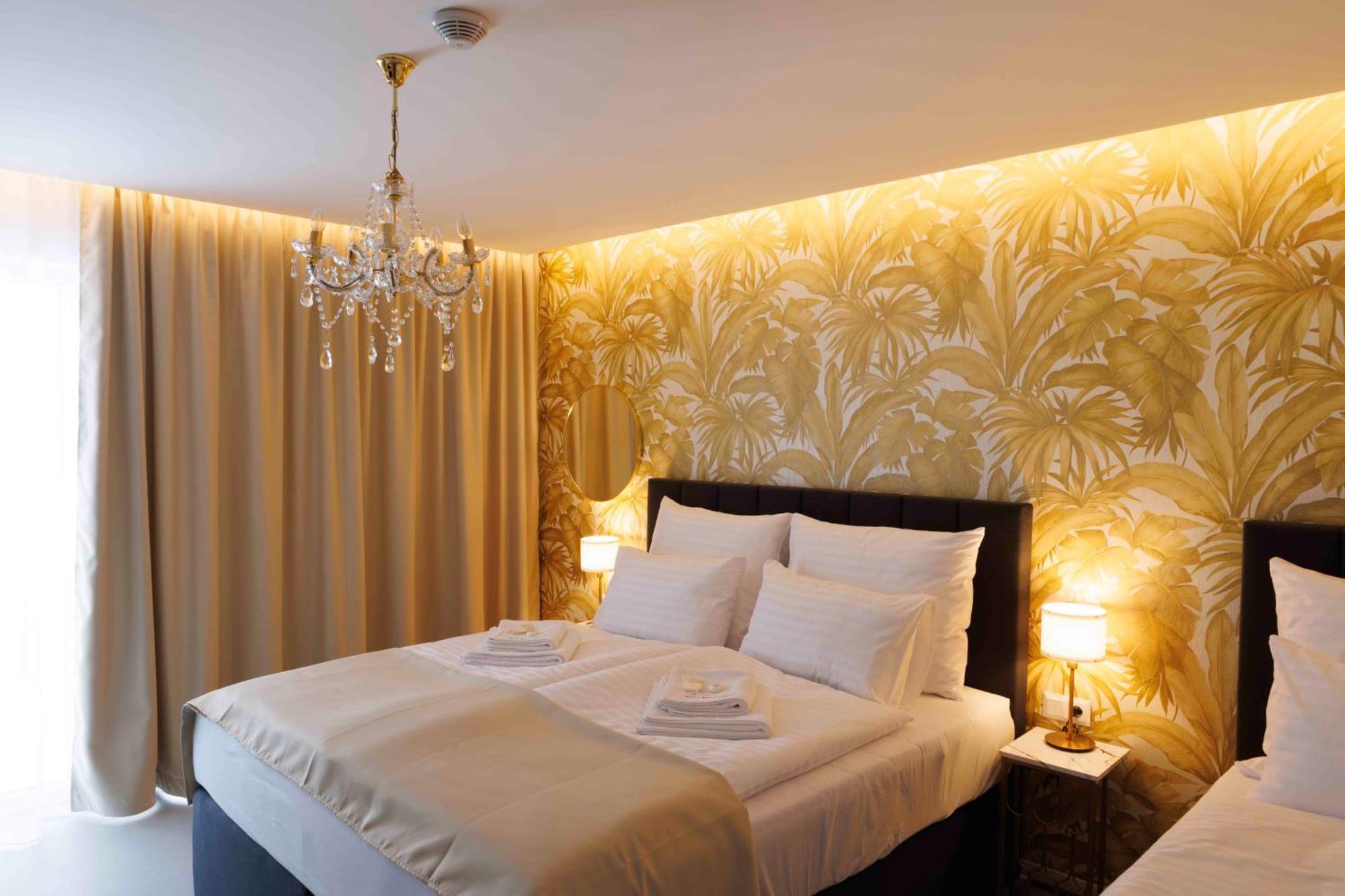 Villa Mala Praha Experience In The Center Of ชิลินา ภายนอก รูปภาพ