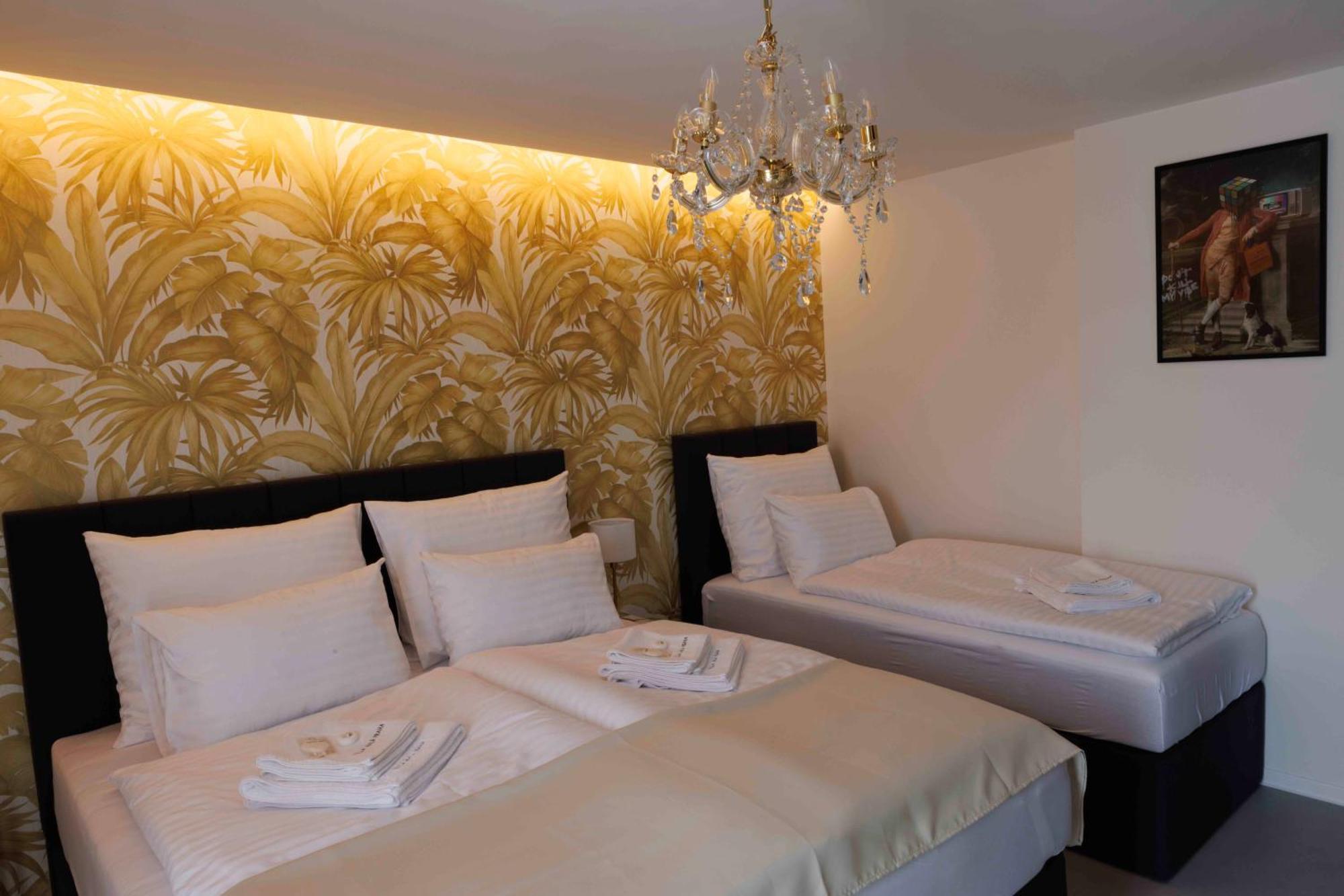 Villa Mala Praha Experience In The Center Of ชิลินา ภายนอก รูปภาพ
